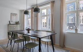 Sanders Main - Popular Two-Bedroom Duplex Apartment Next To Magical Nyhavn